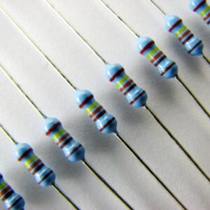 Rezystor metalizowany MF 0.5W 8K2 5% 0207