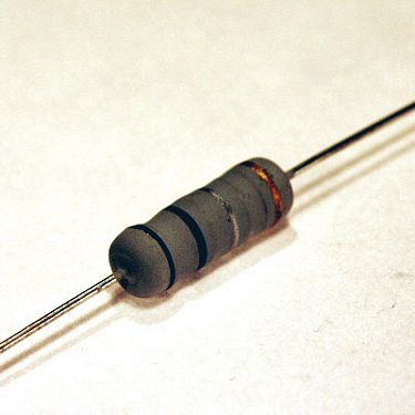 Rezystor drutowy KNPS 3W 10R 5%