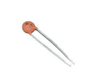 KON. CERAMICZNY 22NF 50V